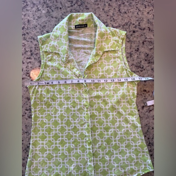 New David Cline, Geo patterned button up top with snaps size small - Picture 2 of 4